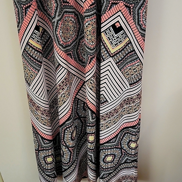 London Times Geometric Patterned Sleeveless Top - Picture 8 of 9